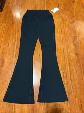 NWT SPLITS59 women’s Black Flared Yoga Pants